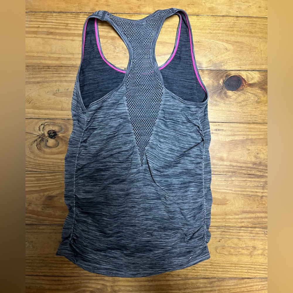 Danskin women’s athletic grey tank top